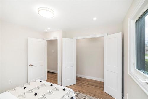 45 Oak Street, Simcoe, ON - Indoor Photo Showing Bedroom