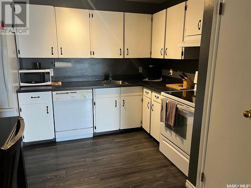 509 2406 Heseltine Road, Regina, SK - Indoor Photo Showing Kitchen