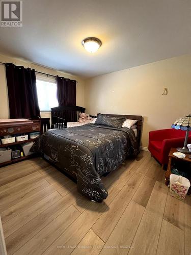 216 Town House Crescent, Brampton, ON - Indoor Photo Showing Bedroom