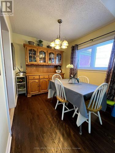 216 Town House Crescent, Brampton, ON - Indoor Photo Showing Dining Room