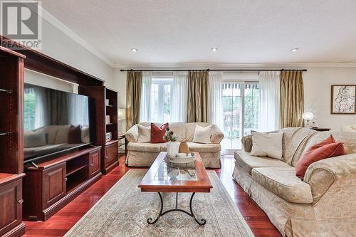 1428 Petrie Way, Mississauga, ON - Indoor Photo Showing Living Room