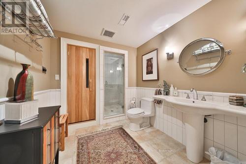 1600 Jalna Avenue, Mississauga, ON - Indoor Photo Showing Bathroom