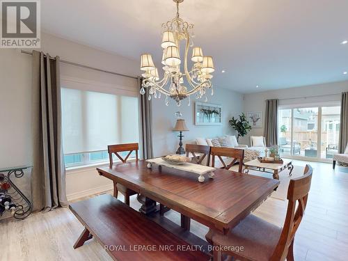 11 Harvest Dr, Niagara-On-The-Lake, ON - Indoor Photo Showing Dining Room
