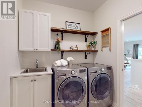 11 Harvest Dr, Niagara-On-The-Lake, ON - Indoor Photo Showing Laundry Room