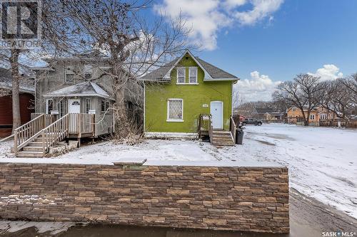 1524 Victoria Avenue, Regina, SK - Outdoor