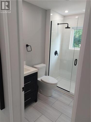 324 & 324½ Church Street, Brockville, ON - Indoor Photo Showing Bathroom