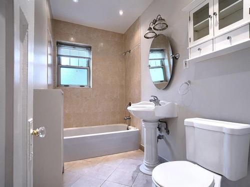 Salle de bains - 28-4326 Rue Sherbrooke O., Westmount, QC - Indoor Photo Showing Bathroom