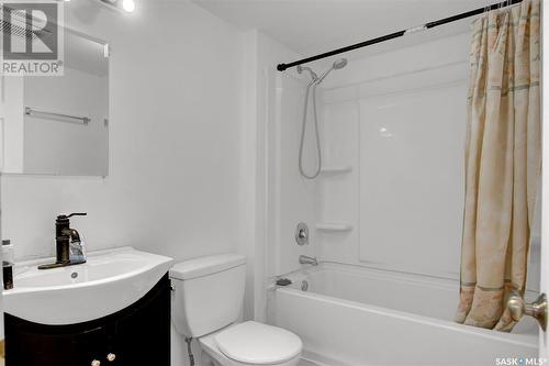 98 Millar Crescent, Regina, SK - Indoor Photo Showing Bathroom