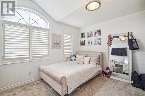 2 Sunrise Ridge Tr, Whitchurch-Stouffville, ON - Indoor Photo Showing Bedroom