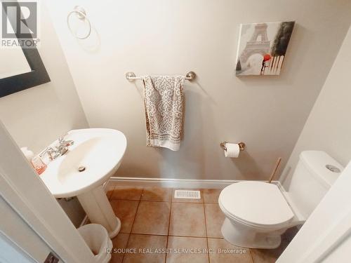 599 Garibaldi Ave, London, ON - Indoor Photo Showing Bathroom
