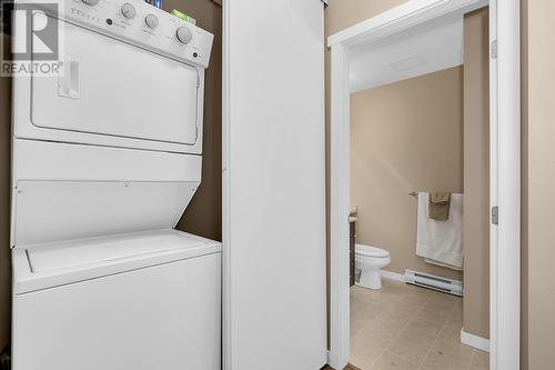 1350 Ridgeway Drive Unit# 109, Kelowna, BC - Indoor Photo Showing Laundry Room