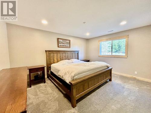 866 Mobley Road, Tappen, BC - Indoor Photo Showing Bedroom