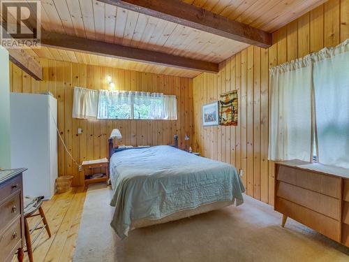 2373 Mabel Lake Road, Enderby, BC - Indoor Photo Showing Bedroom