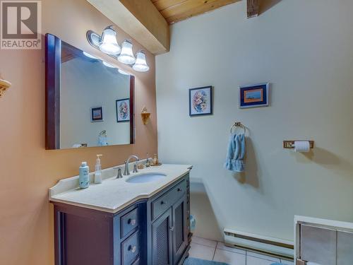 2373 Mabel Lake Road, Enderby, BC - Indoor Photo Showing Bathroom