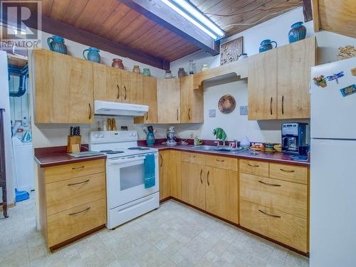 2373 Mabel Lake Road, Enderby, BC - Indoor Photo Showing Kitchen
