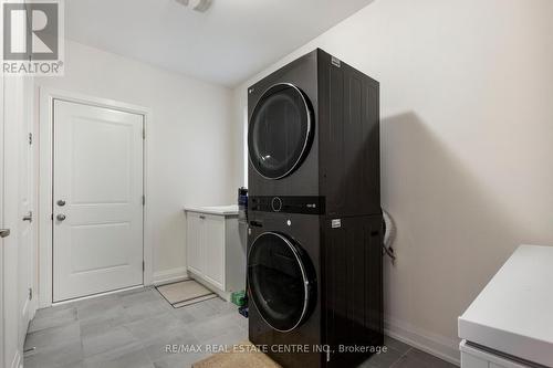 197 Whittington Drive, Hamilton, ON - Indoor Photo Showing Laundry Room