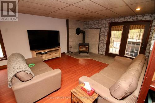 6736 Hwy 6, Northern Bruce Peninsula, ON - Indoor Photo Showing Living Room With Fireplace