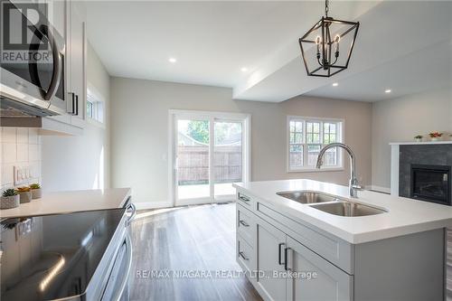19 Cambridge Road E, Fort Erie, ON - Indoor Photo Showing Kitchen With Double Sink