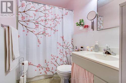 244 Simcoe Rd, Bradford West Gwillimbury, ON - Indoor Photo Showing Bathroom