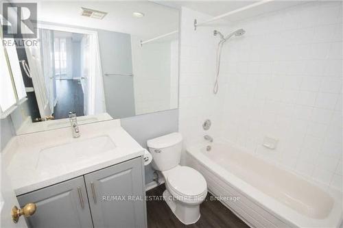 909 - 4450 Tucana Court, Mississauga, ON - Indoor Photo Showing Bathroom
