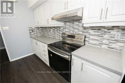 909 - 4450 Tucana Court, Mississauga, ON - Indoor Photo Showing Kitchen With Upgraded Kitchen