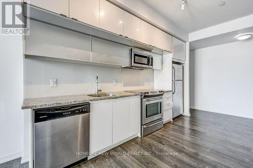 #501 -62 Forest Manor Rd, Toronto, ON - Indoor Photo Showing Kitchen With Upgraded Kitchen