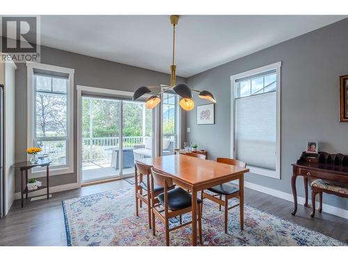 351 Warren Avenue W Unit# 4, Penticton, BC - Indoor Photo Showing Living Room With Fireplace