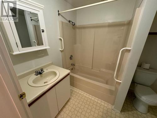 1483 Main Street, Olalla, BC - Indoor Photo Showing Bathroom