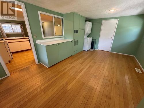 1483 Main Street, Olalla, BC - Indoor Photo Showing Other Room