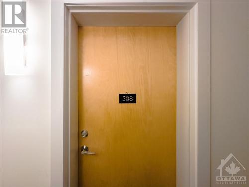 360 Cumberland Street Unit#308, Ottawa, ON - Indoor Photo Showing Other Room