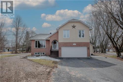Welcome to 6540 Clifford Avenue! - 6540 Clifford Avenue, Cornwall, ON - Outdoor With Facade