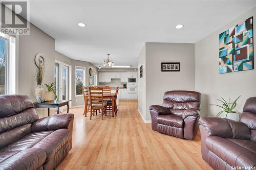 200 6Th Street N, Martensville, SK - Indoor Photo Showing Living Room
