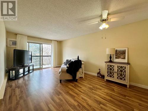 11 Jonagold Place Unit# 203, Osoyoos, BC - Indoor Photo Showing Living Room