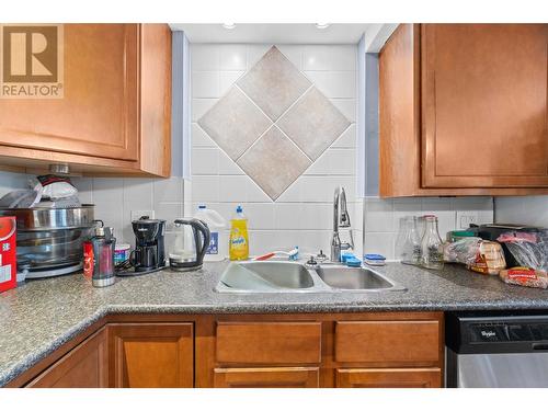 1731 Okanagan Avenue Ne, Salmon Arm, BC - Indoor Photo Showing Kitchen With Double Sink