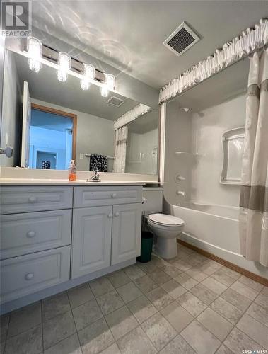 106 331 Macoun Drive, Swift Current, SK - Indoor Photo Showing Bathroom
