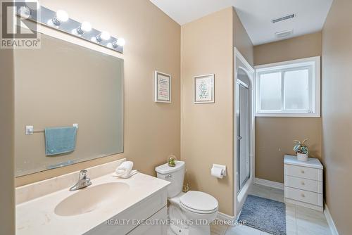 8422 Heikoop Cres, Niagara Falls, ON - Indoor Photo Showing Bathroom