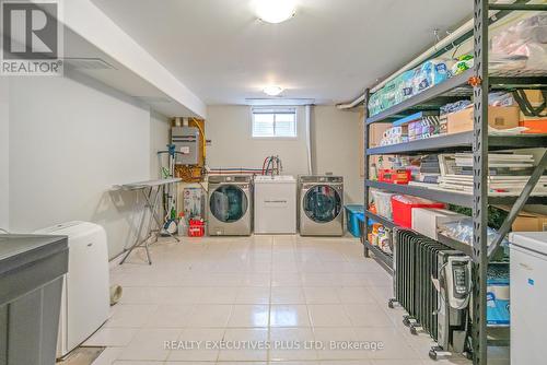 8422 Heikoop Cres, Niagara Falls, ON - Indoor Photo Showing Laundry Room