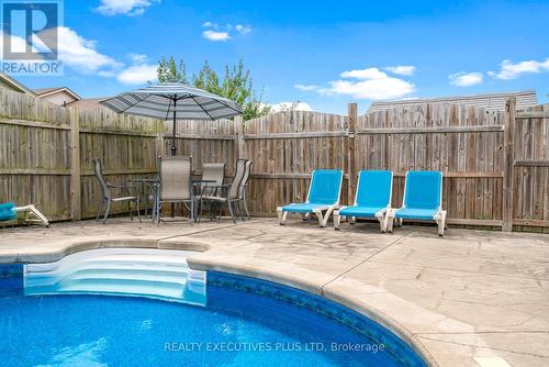 8422 Heikoop Cres, Niagara Falls, ON - Outdoor With In Ground Pool With Deck Patio Veranda