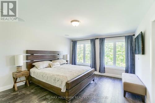 252 Courtland Street, Blue Mountains, ON - Indoor Photo Showing Bedroom