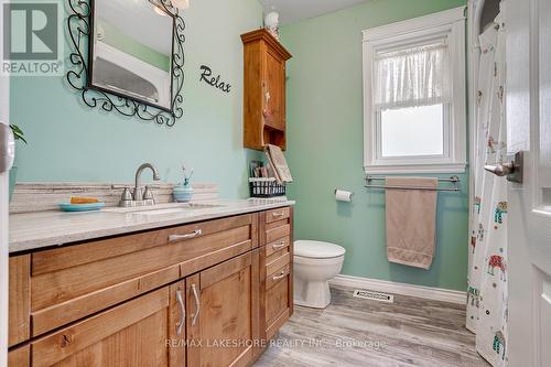 8175 Woodland Avenue, Port Hope, ON - Indoor Photo Showing Bathroom