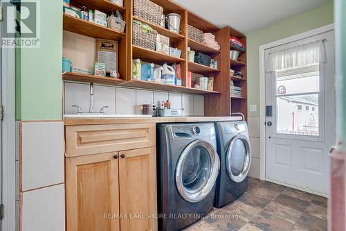 8175 Woodland Ave, Port Hope, ON - Indoor Photo Showing Laundry Room