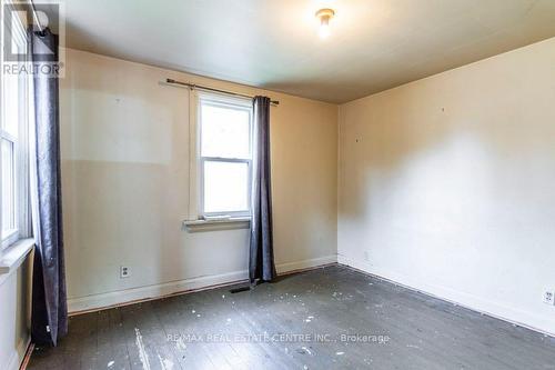154 Beverly St, Cambridge, ON - Indoor Photo Showing Other Room