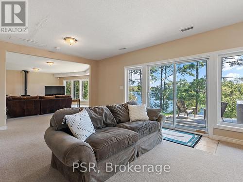 1397 Port Cunnington Rd, Lake Of Bays, ON - Indoor Photo Showing Living Room