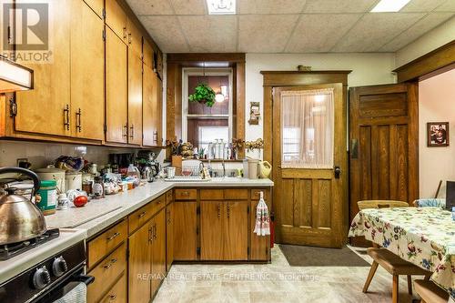 156 Beverly St, Cambridge, ON - Indoor Photo Showing Kitchen