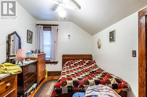 156 Beverly St, Cambridge, ON - Indoor Photo Showing Bedroom