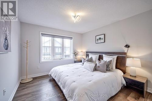 654 Kemp Common, Burlington, ON - Indoor Photo Showing Bedroom