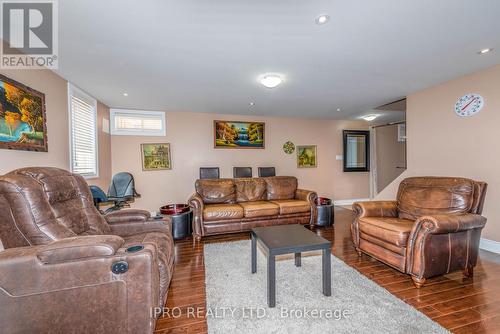 10 Tokara Avenue, Caledon, ON - Indoor Photo Showing Living Room