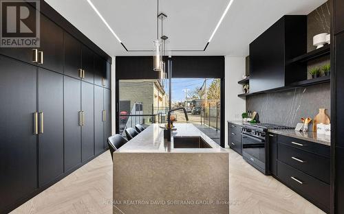 102 Ulster Street, Toronto (University), ON - Indoor Photo Showing Kitchen With Upgraded Kitchen