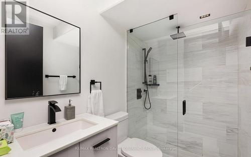 102 Ulster Street, Toronto (University), ON - Indoor Photo Showing Bathroom