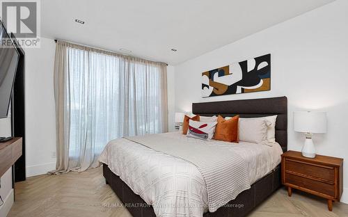 102 Ulster Street, Toronto, ON - Indoor Photo Showing Bedroom